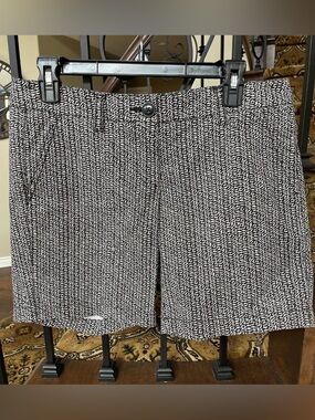 cabi #5246 Heidi Short. EUC. Size 2. 97% cotton, 3% spandex.